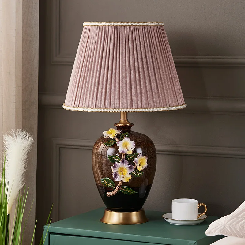 МЯСТО за СПАНЕ и Модерна Латунная Керамична настолна лампа с led подсветка Творчески Европейския Мед настолна лампа за дома, хол, спалня . ' - ' . 2